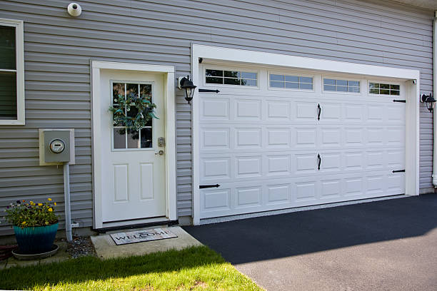 24/7 Emergency Garage Door Panel Replacement experts in Brooklyn, IA